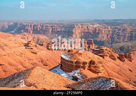 Splendida vista panoramica del canyon di Charyn nel Charyn National Park, Kazakistan Foto Stock