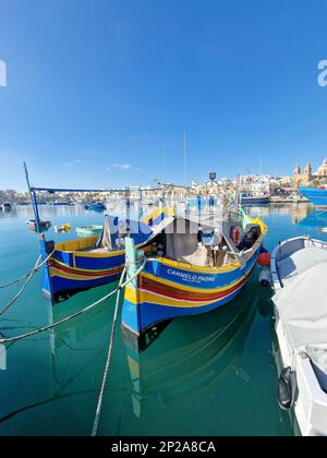 Le barche da pesca a Marsaxlokk Malta Foto Stock