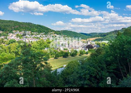 Nassau (Lahn): Città Nassau e fiume Lahn in Lahntal, Rheinland-Pfalz, Renania-Palatinato, Germania Foto Stock