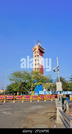 Chennai,Tamilnadu,India-Dicembre 29 2022: Bella vista di Chennai Light House con cielo trasparente sfondo situato a Marina Beach sulla costa orientale Foto Stock