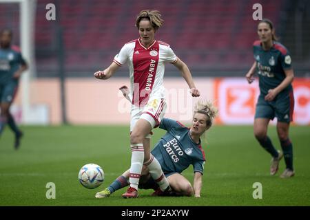 AMSTERDAM - (lr) Isa Kardinaal di Ajax Women, Maxime Bennibk di Feyenoord V1 durante la partita femminile olandese di Eredivie tra Ajax e Feyenoord all'Arena Johan Cruijff il 4 marzo 2023 ad Amsterdam, Paesi Bassi. ANP JEROEN PUTMANS Foto Stock