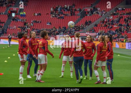 Amsterdam, Paesi Bassi. 04th Mar, 2023. Johan Cruijff Arena il team Ajax si scalda prima della partita tra Ajax e Feyenoord alla Johan Cruyff Arena di Amsterdam (Arne van der ben/SPP) Credit: SPP Sport Press Photo. /Alamy Live News Foto Stock