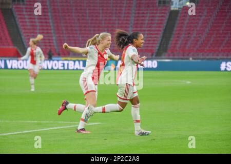 Amsterdam, Paesi Bassi. 04th Mar, 2023. Johan Cruijff Arena Ashleigh Weerden #11 e Nadine Noordam #10 (Arne van der ben/SPP) Credit: SPP Sport Press Photo. /Alamy Live News Foto Stock