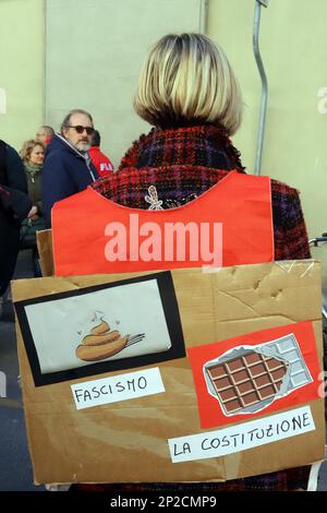 Firenze, . 04th Mar, 2023. Firenze, dimostrazione Antifascista 04/03/2023 Firenze Italia Credit: Agenzia indipendente per le foto/Alamy Live News Foto Stock