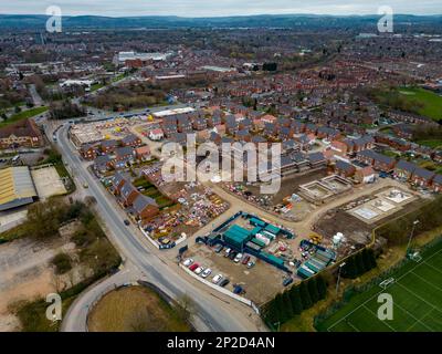 Riprese aeree della New Belle Vue Speedway e della Belle View School, nonché aste di automobili e alloggi Foto Stock