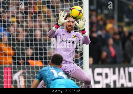 Jose SA di Wolverhampton Wanderers fa un risparmio da Ivan Perisic della testata di Tottenham Hotspur durante la partita della Premier League tra Wolverhampton Wanderers e Tottenham Hotspur a Molineux, Wolverhampton, Inghilterra il 4 marzo 2023. Foto di Scott Boulton. Solo per uso editoriale, licenza richiesta per uso commerciale. Non è utilizzabile nelle scommesse, nei giochi o nelle pubblicazioni di un singolo club/campionato/giocatore. Credit: UK Sports Pics Ltd/Alamy Live News Foto Stock