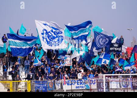 Monza, Italia. 04th Mar, 2023. Tifosi dell'Empoli FC durante l'AC Monza vs Empoli FC, calcio italiano Serie A match in Monza, Italy, March 04 2023 Credit: Independent Photo Agency/Alamy Live News Foto Stock