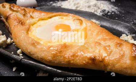 cucina georgiana pronta khachapuri Foto Stock
