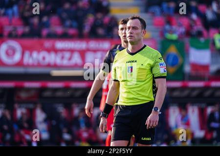Monza, Italia. 04th Mar, 2023. Ermanno Feliciani (Referee) durante l'AC Monza vs Empoli FC, campionato italiano di calcio Serie A match a Monza, marzo 04 2023 Credit: Independent Photo Agency/Alamy Live News Foto Stock