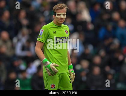 Ashley Maynard-Brewer (31) durante la partita della Sky Bet League 1 Plymouth Argyle vs Charlton Athletic a Home Park, Plymouth, Regno Unito, 4th marzo 2023 (Foto di Stanley Kasala/News Images) Foto Stock