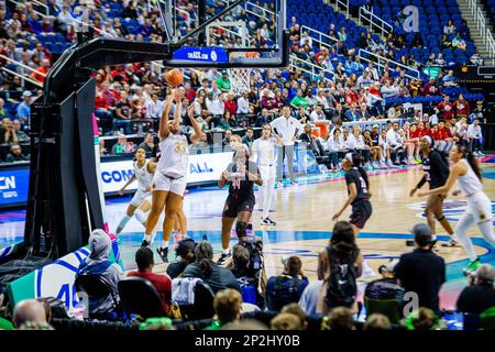 Greensboro, North Carolina, Stati Uniti. 4th Mar, 2023. Durante le semifinali del torneo femminile ACC al Greensboro Coliseum di Greensboro, North Carolina. (Scott Kinser/Cal Sport Media). Credit: csm/Alamy Live News Foto Stock