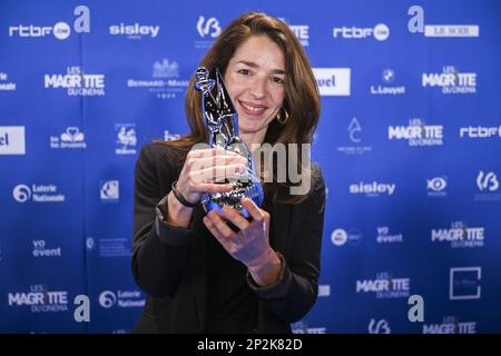 Il miglior documentario Laure Portier posa con il suo prezzo all'edizione 12th della cerimonia di premiazione del film 'Magritte du Cinema', sabato 04 marzo 2023, a Bruxelles. I premi sono premiati ai film dei produttori belgi di lingua francese. FOTO DI BELGA LAURIE DIEFFEMBACQ Foto Stock