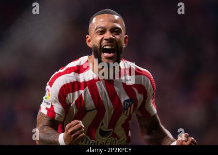 4th marzo 2023; Civitas Metropolitano Stadium, Madrid, Spagna, la Liga Football spagnola, Atletico de Madrid contro Sevilla Futbol Club; Memphis Depay festeggia il traguardo di apertura per il 1-0 in minnute 23 Foto Stock