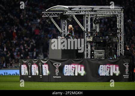 Twickenham . Regno Unito. 04 marzo 2023. Gallagher Premiership Rugby. Grande gioco 14. Capi Harlequins V Exeter. Stadio di Twickenham. Twickenham . DJ Suor Bliss durante la Harlequins V Exeter Chiefs Gallagher Premiership rugby match. Foto Stock