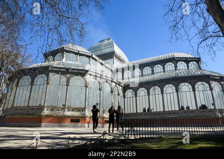 madrid 04-03-2023- palacio de cristas situado en el parque del retiro Foto Stock