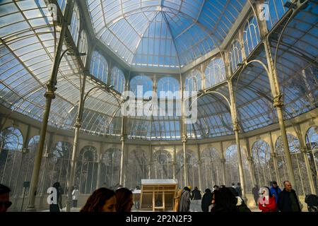 madrid 04-03-2023- palacio de cristas situado en el parque del retiro Foto Stock