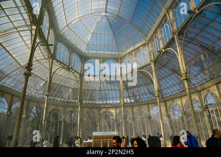 madrid 04-03-2023- palacio de cristas situado en el parque del retiro Foto Stock