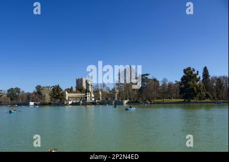 Madrid 04-03-2023 El parque del Retiro o parque del Buen Retiro, popularmente con Foto Stock