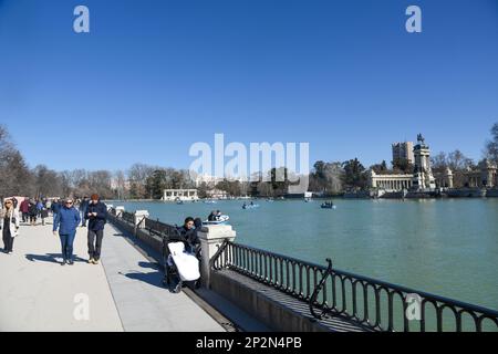 Madrid 04-03-2023 El parque del Retiro o parque del Buen Retiro, popularmente con Foto Stock