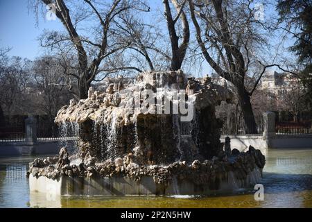 Madrid 04-03-2023 El parque del Retiro o parque del Buen Retiro, popularmente con Foto Stock