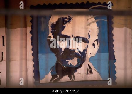 Murale libero di Ales Bialacki a sostegno degli attivisti bielorussi a favore della democrazia e dei diritti umani a Danzica, Polonia. 2 Marzo 2023 © Wojciech Strozyk / Alamy Sto Foto Stock