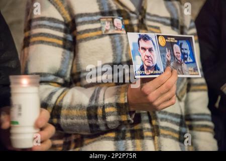 Free Ales Bialacki e Andrzej Poczobut protestano per sostenere gli attivisti bielorussi a favore della democrazia e dei diritti umani a Danzica, Polonia. 2 Marzo 2023 © Wojci Foto Stock