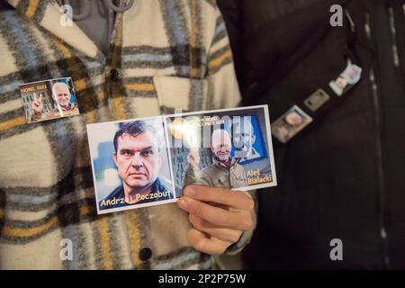 Free Ales Bialacki e Andrzej Poczobut protestano per sostenere gli attivisti bielorussi a favore della democrazia e dei diritti umani a Danzica, Polonia. 2 Marzo 2023 © Wojci Foto Stock