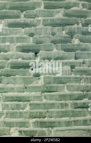 Primo piano del muro di ghiaccio tagliato Foto Stock