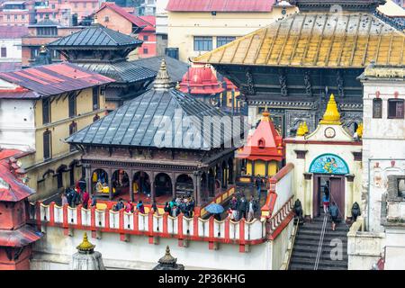 Complesso del tempio di Pashupatinath, patrimonio dell'umanità dell'UNESCO, Kathmandu, Nepal Foto Stock