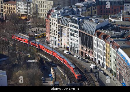 Hackescher Markt, Dircksenstrasse, Berlin-Mitte, Berlino, Germania Foto Stock