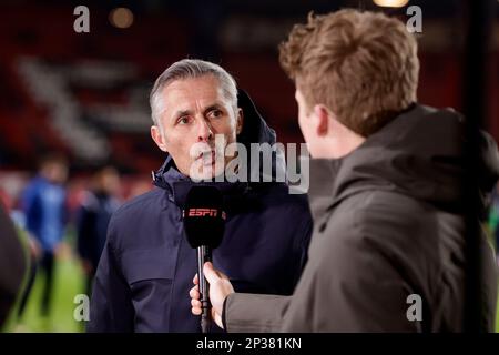 04-03-2023: Sport: Twente contro Heerenveen ENSCHEDE, PAESI BASSI - Marzo 4: Allenatore capo Kees van Wonderen (SC Heerenveen) durante la partita Eredivie FC T. Foto Stock