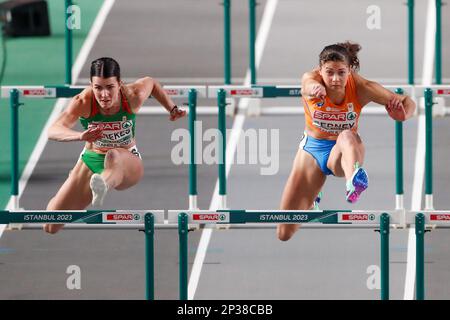 ISTANBUL, TURCHIA - 5 MARZO: Zoe Sedney dei Paesi Bassi in gara nelle 60m Hurdles Women durante il giorno 3 dei Campionati europei di atletica indoor all'Atakoy Athletics Arena il 5 marzo 2023 a Istanbul, Turchia (Foto di Nikola Krstic/BSR Agency) Foto Stock