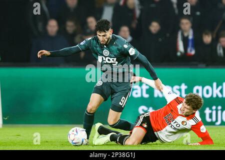 04-03-2023: Sport: Feyenoord contro Groningen ROTTERDAM, PAESI BASSI - MARZO 4: Ricardo Pepi (FC Groningen) e Mats Wieffer (Feyenoord Rotterdam) durante Foto Stock