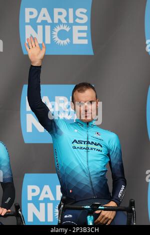 Lo spagnolo Luis Leon Sanchez di Astana Qazaqstan ha illustrato alla presentazione del team in vista della prima tappa della 81st° edizione della gara ciclistica Parigi-Nizza di otto giorni, da e per la Verriere (169,4km), domenica 05 marzo 2023. FOTO DI BELGA DAVID PINTENS Foto Stock