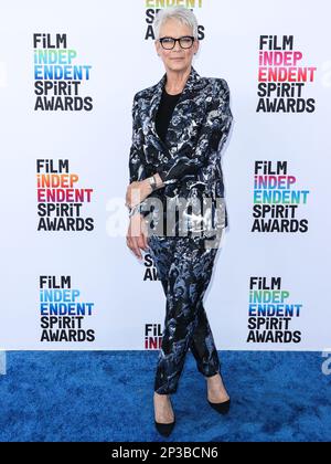 Santa Monica, Stati Uniti. 04th Mar, 2023. SANTA MONICA, LOS ANGELES, CALIFORNIA, USA - 04 MARZO: Jamie Lee Curtis arriva al Film Independent Spirit Awards 2023 tenutosi a Santa Monica Beach il 4 marzo 2023 a Santa Monica, Los Angeles, California, Stati Uniti. (Foto di Xavier Collin/Image Press Agency) Credit: Image Press Agency/Alamy Live News Foto Stock