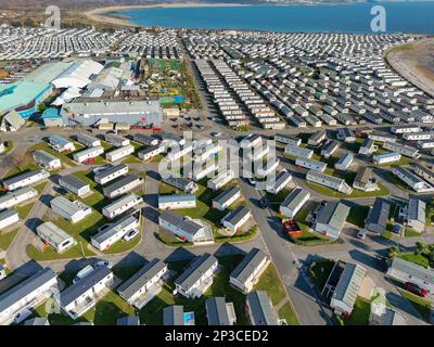 Porthcawl, Galles - Marzo 2023: Veduta aerea del parco delle roulotte di Trecco Bay nel Galles del Sud, uno dei più grandi d'Europa. E' gestito da Parkdean . Foto Stock