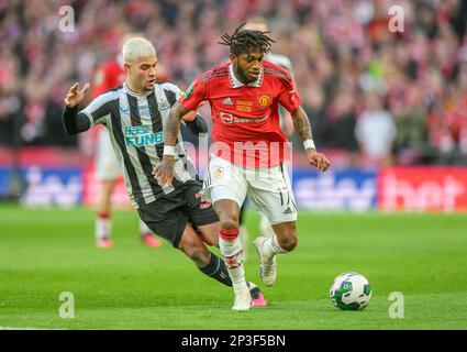 26 Feb 2023 - Manchester United contro Newcastle United - Carabao Cup - Final - Wembley Stadium Fred e Bruno Guimaraes del Manchester United durante la finale della Carabao Cup. Foto : Mark Pain / Alamy Live News Foto Stock