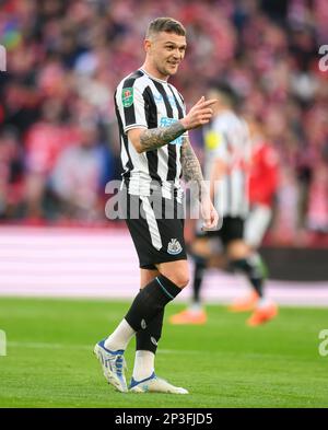 26 Feb 2023 - Manchester United contro Newcastle United - Carabao Cup - Final - Wembley Stadium Newcastle United's Kieran Trippier durante la finale della Carabao Cup. Foto : Mark Pain / Alamy Live News Foto Stock