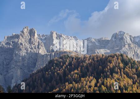 Paesaggio al Passo Gardena in autunno, Val Gardena, provincia di Bolzano, Trentino Alto Adige, Italia Foto Stock