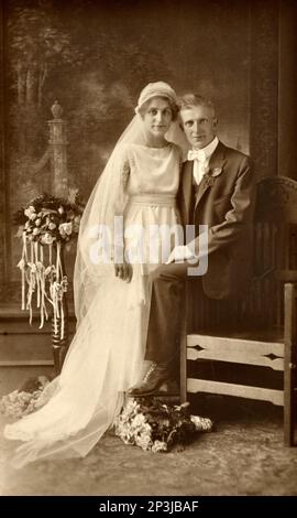 Vintage Wedding Dress, inizio 1900s, bella abito da sposa vecchio stile, moda da sposa Foto Stock