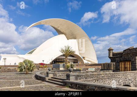 Auditorio de Tenerife 'Adán Martín' Building, la famosa sala concerti, progettata dall'architetto Santiago Calatrava. Foto Stock