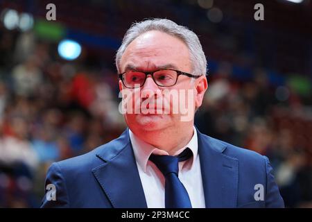 Mediolanum Forum, Milano, 05 marzo 2023, Stefano Sacripanti, allenatore capo Givova Scafati nel corso del EA7 Emporio Armani Milano vs Givova Scafati - Campionato Italiano di Basket Serie A Foto Stock