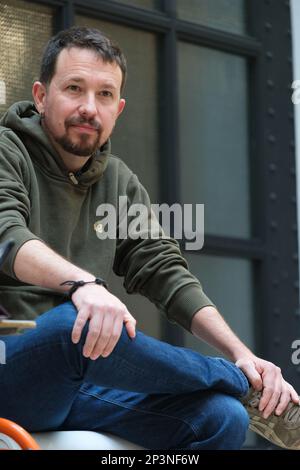 Madrid, Spagna. 05th Mar, 2023. L'ex secondo vicepresidente del governo, Pablo Iglesias, ha visto durante la presentazione del primo libro di Echenique, "Memorias de un piloto de Combate" a Espacio Larra a Madrid. Credit: SOPA Images Limited/Alamy Live News Foto Stock