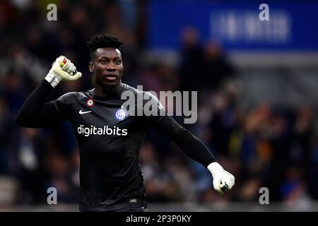 Milano, Italia. 05 marzo 2023. Andre Onana del FC Internazionale celebra durante la Serie Una partita di calcio tra il FC Internazionale e US Lecce. Credit: Nicolò campo/Alamy Live News Foto Stock