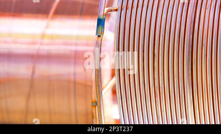 Bobina di filo di rame per utensili di saldatura e altre applicazioni industriali Foto Stock