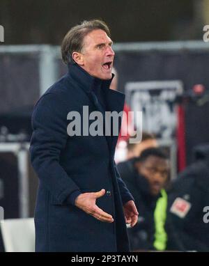 Bruno Labbadia, allenatore capo VFB , nella partita VFB STUTTGART - FC BAYERN München 1.German Football League il 18 febbraio 2023 a Stoccarda, Germania. Stagione 2022/2023, giorno 23, 1.Bundesliga, 23.Spieltag © Peter Schatz / Alamy Live News - LE NORMATIVE DFL VIETANO QUALSIASI USO DI FOTOGRAFIE come SEQUENZE DI IMMAGINI e/o QUASI-VIDEO - Foto Stock