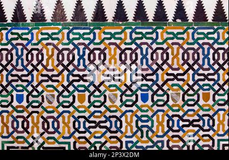 Particolare delle piastrelle in Sala de Dos Hermanas, due camere sorelle, Palazzo dei Lions, palazzi nazisti, Alhambra, Granada Andalusia, Spagna Foto Stock