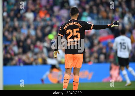 Barcellona, ESP. 05th Mar, 2023. FC BARCELLONA vs VALENCIA CF 5 marzo 2023 Giorgi Mamardashvili (25) portiere di Valencia CF durante la partita tra FC Barcellona e Valencia CF corrispondente alla ventiquattro giorni di la Liga Santander a Spotify Camp Nou a Barcellona, Spagna. Credit: Rosdemora/Alamy Live News Foto Stock