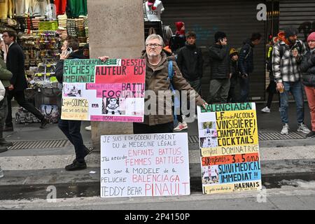 Parigi, Francia. 05th Mar, 2023. Protesta al Balenciaga show durante la Fashion Week a Parigi, Francia, il 5 marzo 2023. Foto di Julien Reynaud/APS-Medias/ABACAPRESS.COM Credit: Abaca Press/Alamy Live News Foto Stock