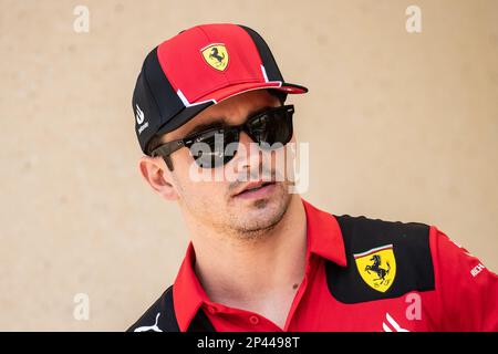 Sakhir, Bahrein. , . Campionato del mondo F1 2023. GP del Bahrein. #16, Charles LECLERC, MCO, Team Scuderia Ferrari, SF23, MANAMA, BAHRAIN, circuito di Sakhir, 5. Marzo 2023: #16, Charles LECLERC, MCO, Team Scuderia Ferrari, SF23, Durante il Gran Premio di Formula uno del Bahrain al circuito Internazionale del Bahrain vicino alla città di Manama, nella città di Sakhir, il 05 marzo. 2023. Formula 1 - F1 Motorsport, immagine a pagamento, foto e copyright © Cristiano BARNI/ ATP images (BARNI Cristiano /ATP/SPP) Credit: SPP Sport Press Photo. /Alamy Live News Foto Stock